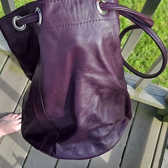 Local leatherwork purple crossbody shoulder bag - Picture 5 of 5